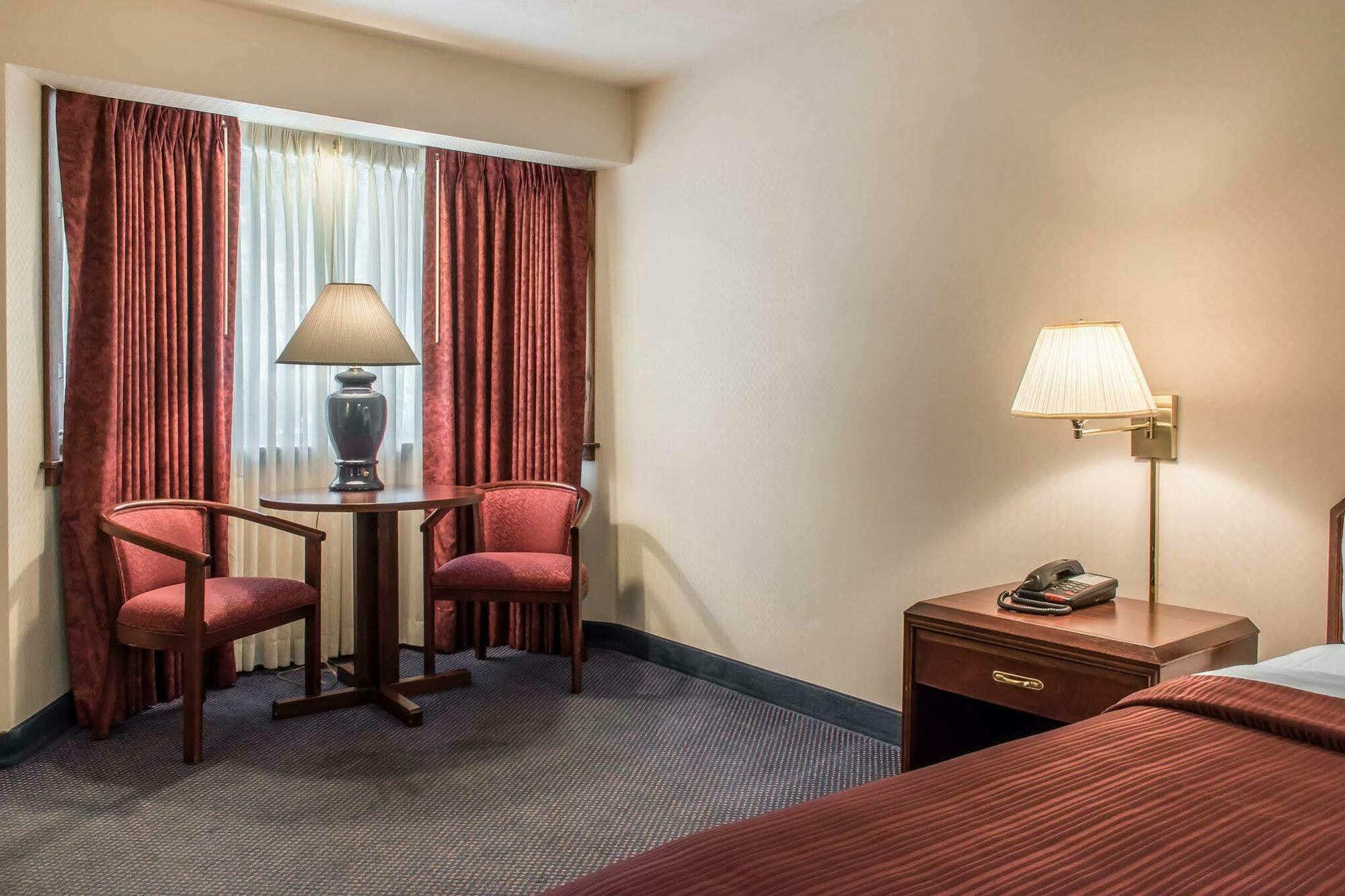 Quality Inn Bedford Extérieur photo