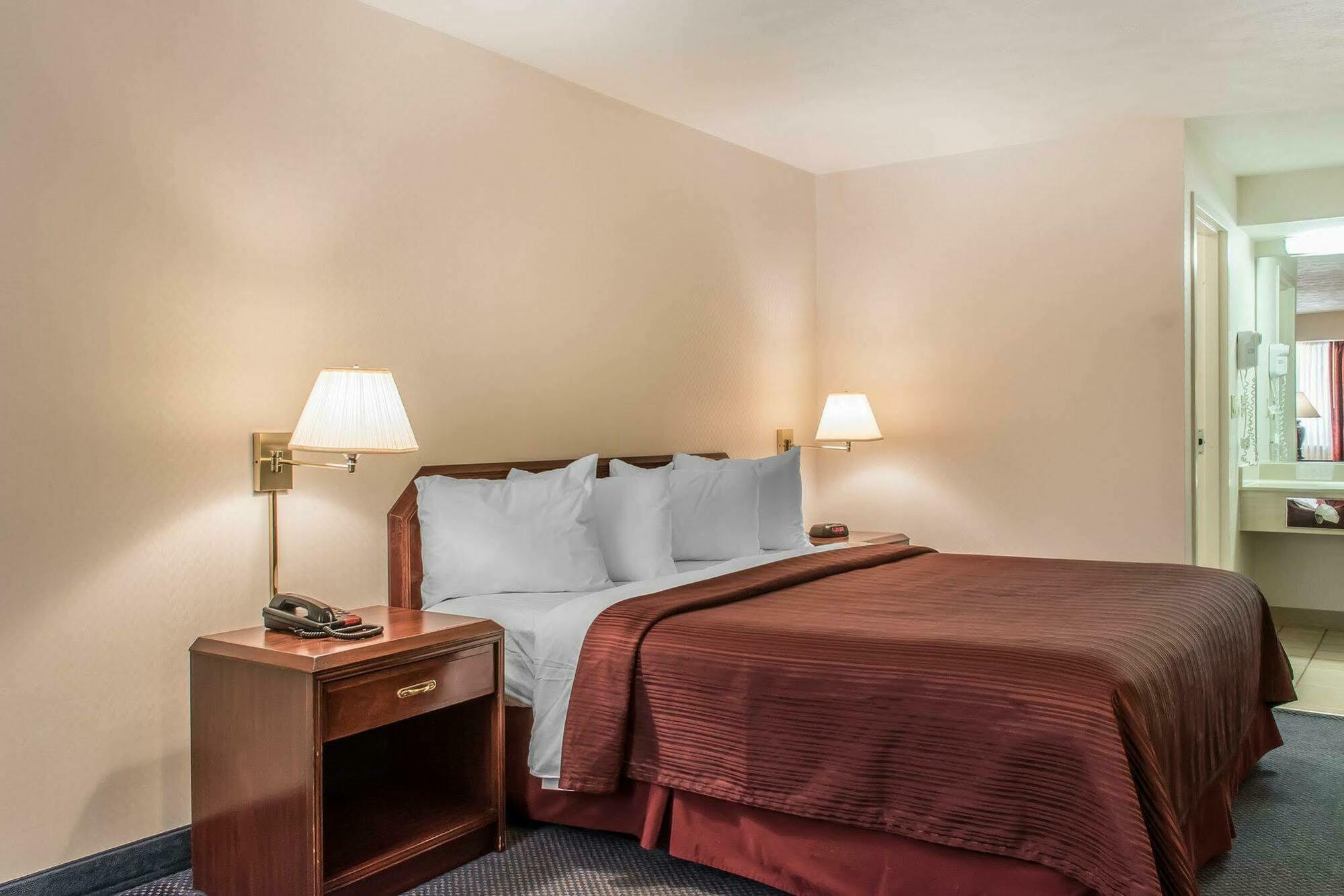 Quality Inn Bedford Extérieur photo